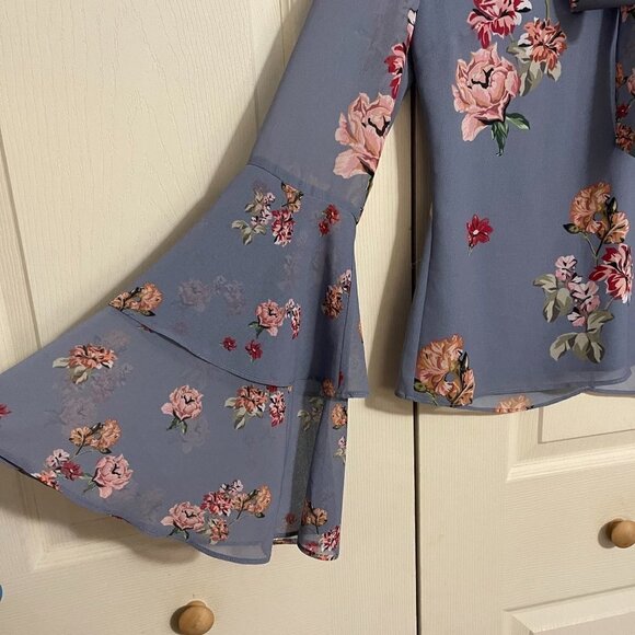 Keepsake The Label Women's Evolve Floral Ruffle Bell Blouse Midi Skirt Set Small - Picture 6 of 12